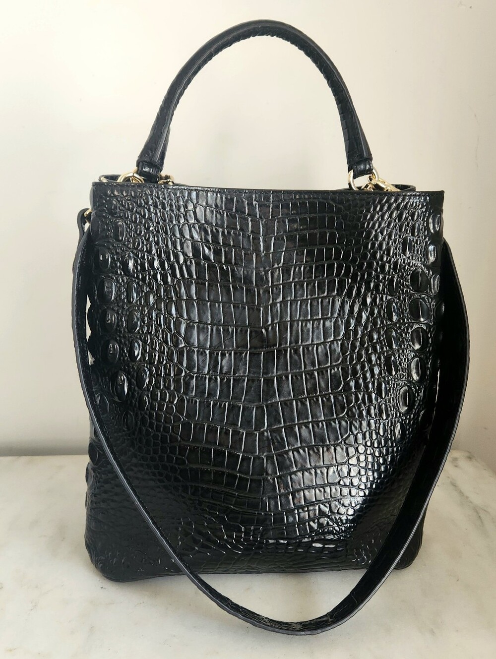 Brahmin Amelia Bucket Shoulder Black Crocodile Embossed Leather Shoulder Bag - Picture 2 of 12